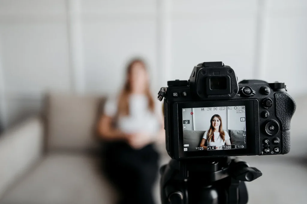 Video Testimonials vs Written Reviews Which Drive More Sales-USBB